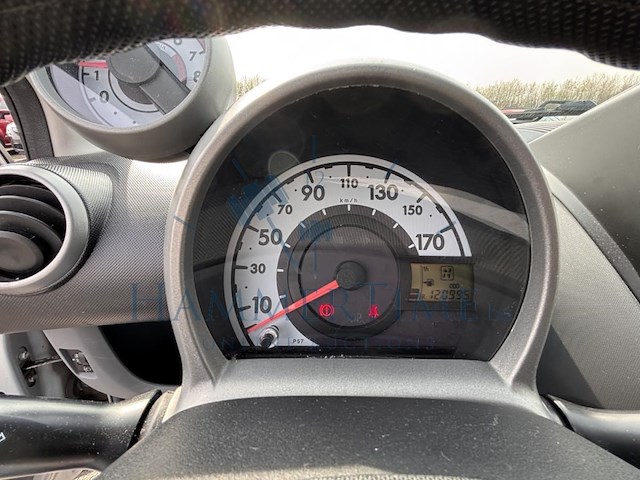 Peugeot 107 1.0i trendy 2tronic 68 at, 2011 - afbeelding 4 van  39