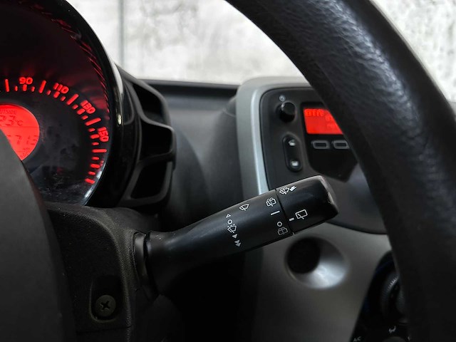 Peugeot 108 1.0 e-vti active 69pk 2018, sl-329-l - afbeelding 7 van  23