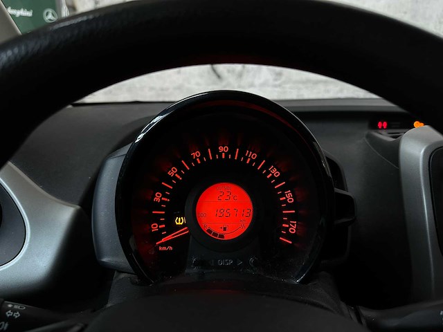 Peugeot 108 1.0 e-vti active 69pk 2018, sl-329-l - afbeelding 8 van  23