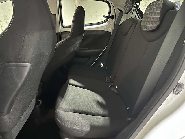 Peugeot 108 1.0 e-vti active 72pk 2021 (origineel-nl), n-569-kn - afbeelding 18 van  26