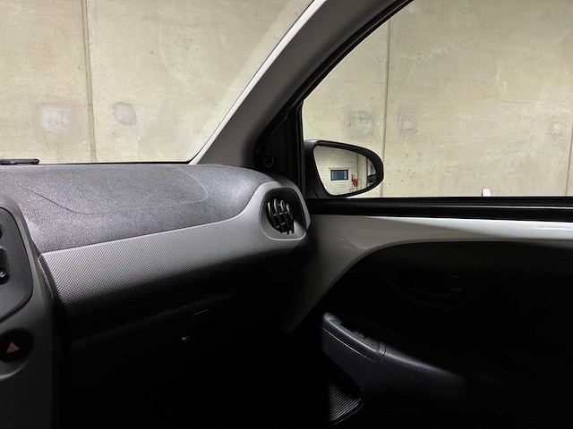 Peugeot 108 1.0 e-vti active 72pk 2021 (origineel-nl), n-569-kn - afbeelding 17 van  39