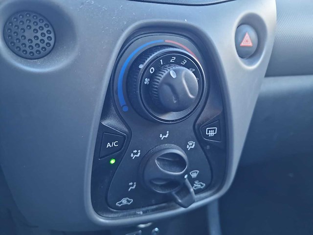 Peugeot 108 1.0 e-vti active | xg-697-v - afbeelding 2 van  7