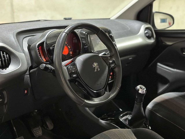 Peugeot 108 1.2 puretech allure 82pk 2015, pp-318-l - afbeelding 29 van  41