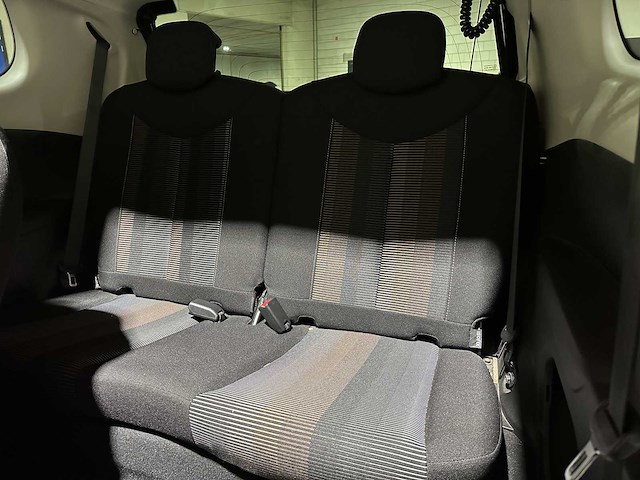 Peugeot 108 1.2 puretech allure 82pk 2015, pp-318-l - afbeelding 12 van  41