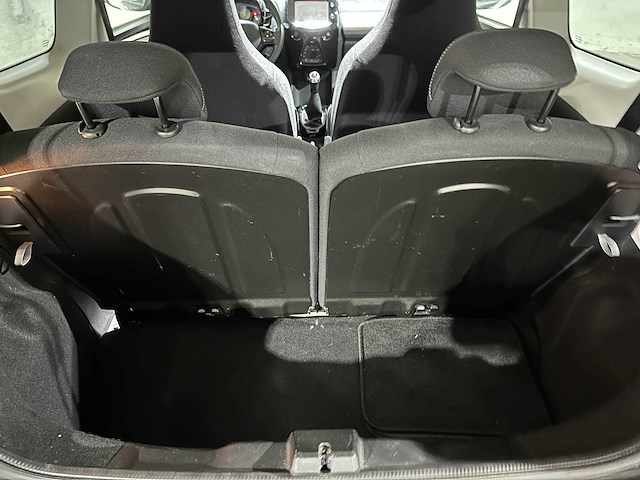 Peugeot 108 1.2 puretech allure 82pk 2015, pp-318-l - afbeelding 13 van  41