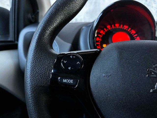 Peugeot 108 active 1.0 e-vti 72pk 3d 72pk 20221 (origineel-nl + 1e eigenaar), l-110-fd - afbeelding 11 van  38