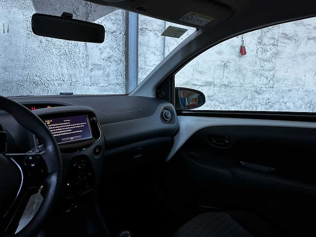 Peugeot 108 active 1.0 e-vti 72pk 3d 72pk 20221 (origineel-nl + 1e eigenaar), l-110-fd - afbeelding 10 van  37