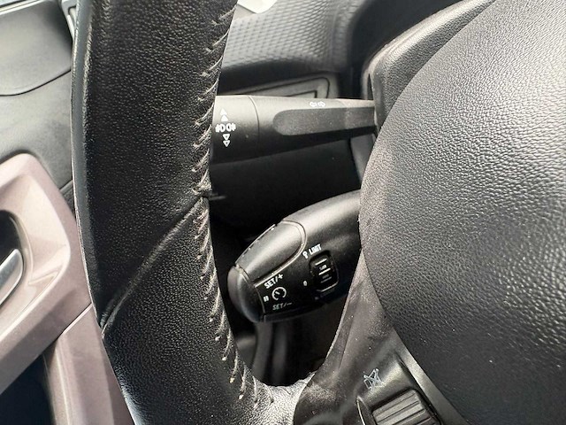 Peugeot 2008 - 1.2 vti act. pack pr , 6-xfd-22 - afbeelding 2 van  5