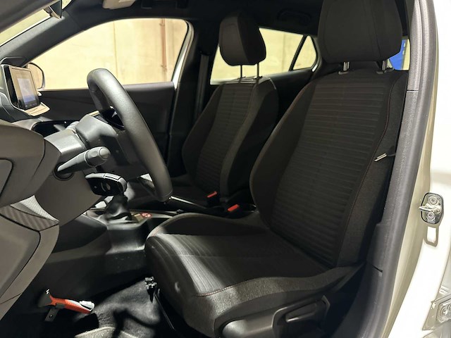 Peugeot 2008 1.2 pt active pack 102pk 2023 (origineel-nl + 1e eigenaar), s-736-sx - afbeelding 28 van  55