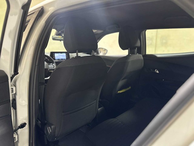 Peugeot 2008 1.2 pt active pack 102pk 2023 (origineel-nl + 1e eigenaar), s-736-sx - afbeelding 32 van  55