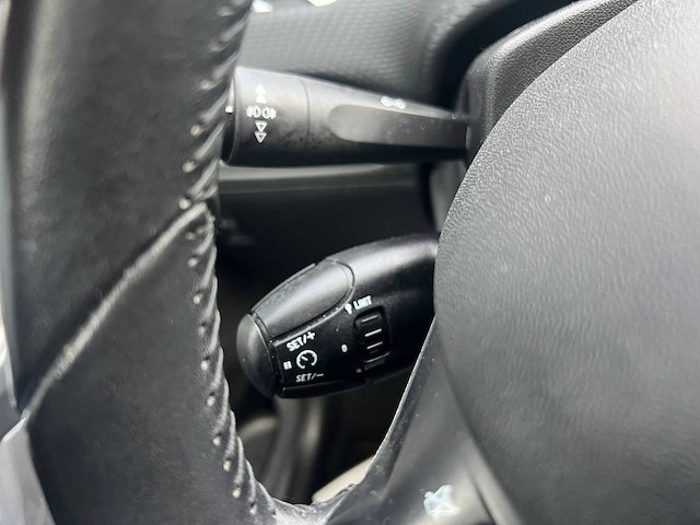 Peugeot 2008 1.2 puret. blue lion automaat, rz-581-j - afbeelding 10 van  27