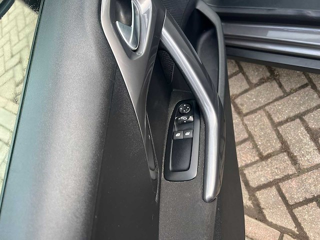 Peugeot 2008 1.2 puret. blue lion automaat, rz-581-j - afbeelding 8 van  18