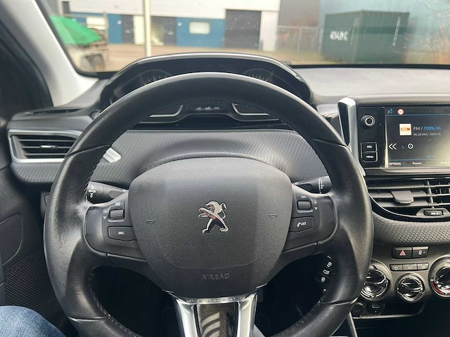 Peugeot 2008 1.2 puret. blue lion automaat, rz-581-j - afbeelding 2 van  19