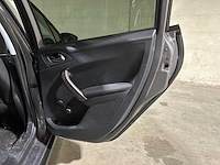 Peugeot 2008 1.2 puretech active 82pk 2015 (origineel-nl), 2-zst-06 - afbeelding 27 van  43