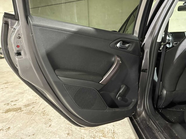 Peugeot 2008 1.2 puretech active 82pk 2015 (origineel-nl), 2-zst-06 - afbeelding 25 van  43