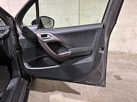 Peugeot 2008 1.2 puretech active 82pk 2015 (origineel-nl), 2-zst-06 - afbeelding 28 van  43