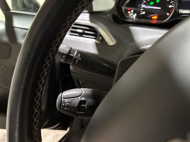 Peugeot 2008 1.2 puretech allure 110pk 2018 (origineel-nl), rl-527-z - afbeelding 15 van  40