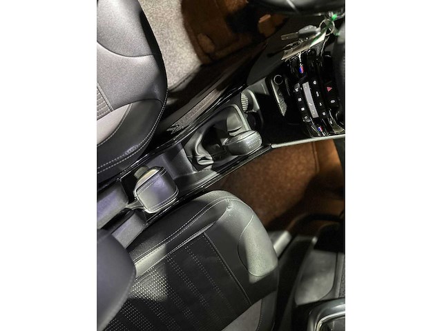 Peugeot 2008 1.2 puretech allure 110pk 2018 (origineel-nl), rl-527-z - afbeelding 18 van  40