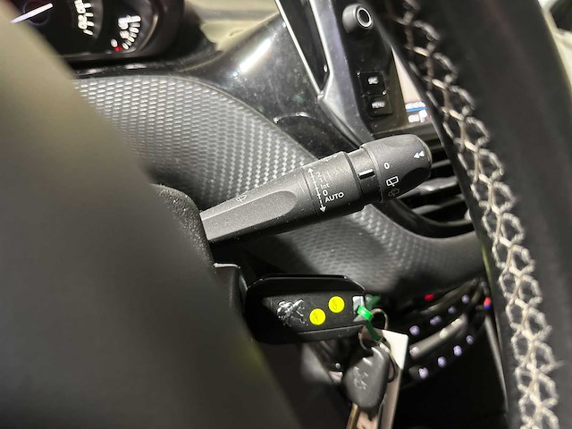 Peugeot 2008 1.2 puretech allure 110pk 2018 (origineel-nl), rl-527-z - afbeelding 4 van  13