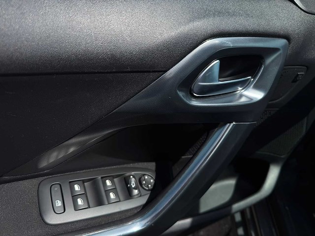 Peugeot 2008 1.2 puretech féline, h-167-vx - afbeelding 2 van  18