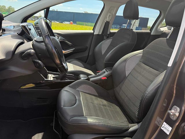 Peugeot 2008 1.2 puretech féline, h-167-vx - afbeelding 17 van  18