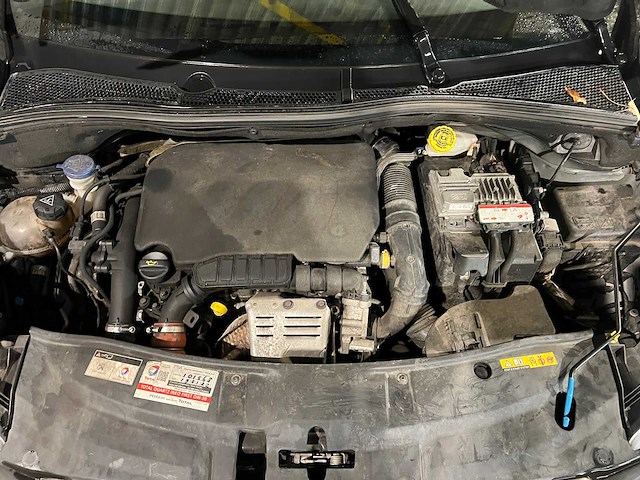 Peugeot 2008 1.2 puretech féline, ht-673-f - afbeelding 4 van  13