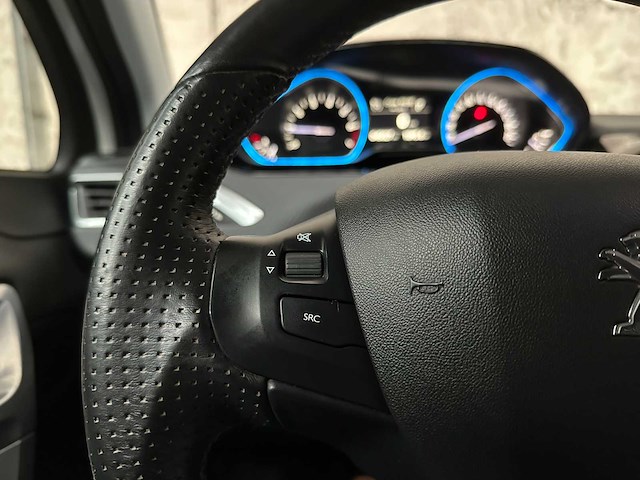 Peugeot 2008 1.2 puretech gt-line 109pk 2018, hlh-96-s - afbeelding 13 van  39