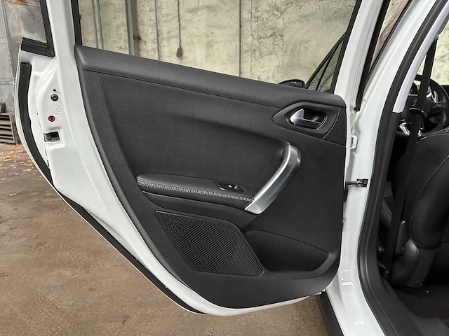 Peugeot 2008 1.2 puretech gt-line 109pk 2018, hlh-96-s - afbeelding 24 van  39