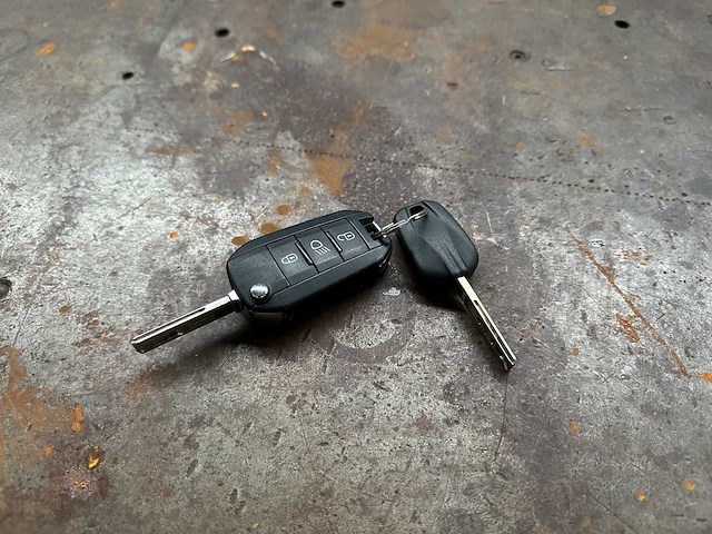 Peugeot 2008 1.2 puretech gt-line 109pk 2018, hlh-96-s - afbeelding 33 van  39