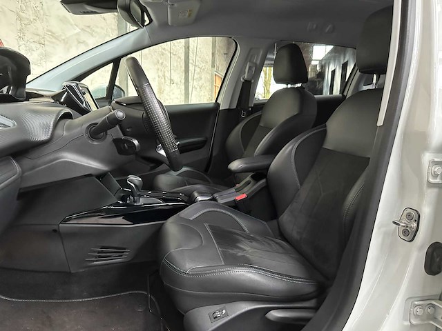 Peugeot 2008 1.2 puretech gt-line 109pk 2018, hlh-96-s - afbeelding 29 van  40