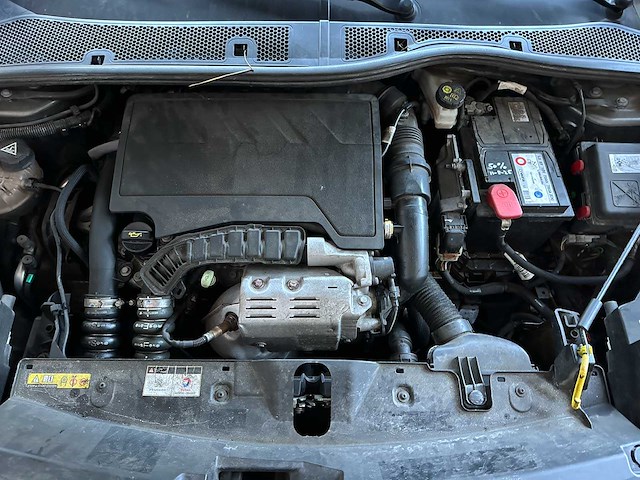 Peugeot 2008 1.2 puretech gt-line 131pk 2020 (origineel-nl + 1e eigenaar), h-379-pn - afbeelding 33 van  39