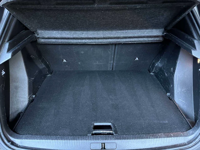 Peugeot 2008 1.2 puretech gt-line 131pk 2020 (origineel-nl + 1e eigenaar), h-379-pn - afbeelding 17 van  40