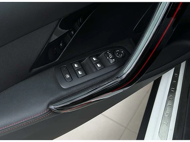 Peugeot 2008 1.2 puretech gt line | hhf-80-h i - afbeelding 19 van  28