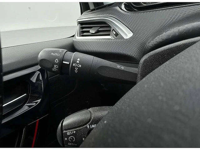 Peugeot 2008 1.2 puretech gt line | hhf-80-h i - afbeelding 21 van  28