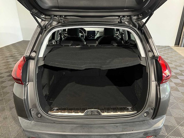 Peugeot 2008 1.2 puretech gt-line, nn-958-k - afbeelding 13 van  17