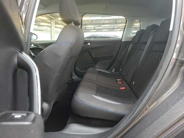 Peugeot 2008 1.2 puretech signature; g-743-ng - afbeelding 7 van  17