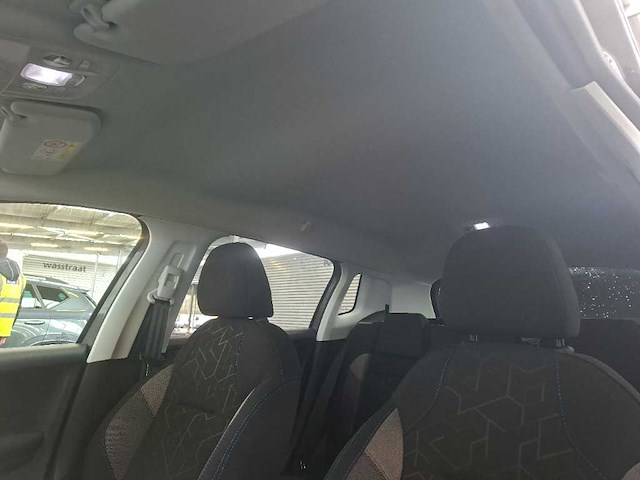 Peugeot 2008 1.2 puretech signature; g-743-ng - afbeelding 9 van  17