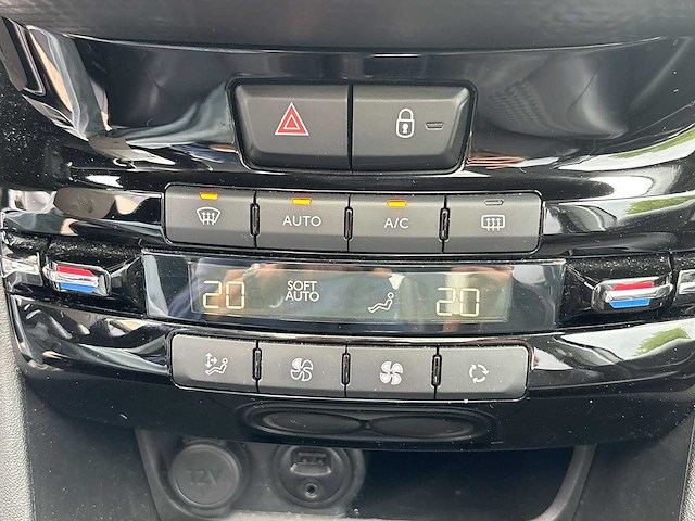 Peugeot 2008 1.2 turbo gt-line 2018 | rz-580-j - afbeelding 23 van  28