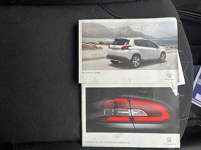 Peugeot 2008 1.2 turbo style 2015 | n-944-gr - afbeelding 17 van  25