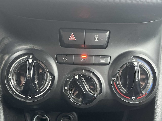 Peugeot 2008 1.2 turbo style 2015 | n-944-gr - afbeelding 10 van  25