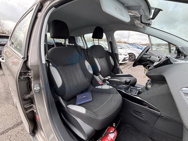 Peugeot 2008 1.2i puretech access,2014 - afbeelding 21 van  39