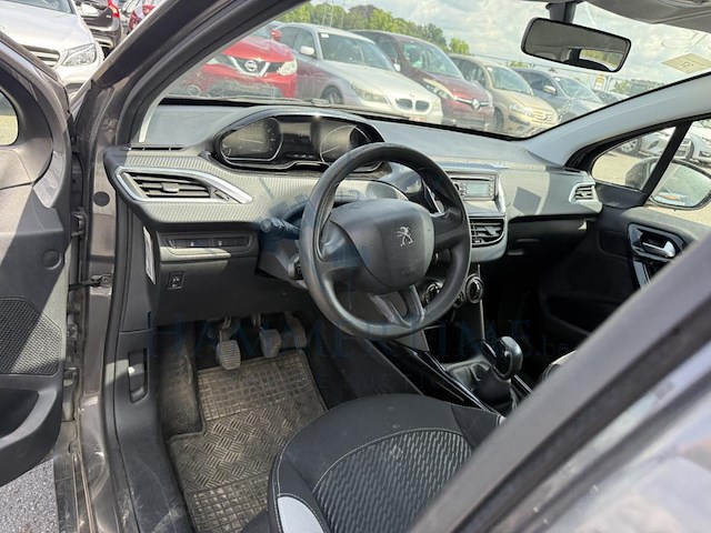 Peugeot 2008 1.2i puretech access,2015 - afbeelding 31 van  32