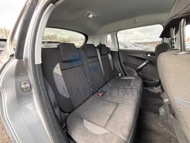 Peugeot 2008 1.2i puretech style s&s (eu6.2),2019 - afbeelding 19 van  35