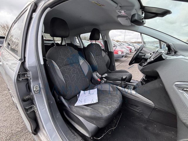 Peugeot 2008 1.2i puretech style s&s (eu6.2),2019 - afbeelding 20 van  35