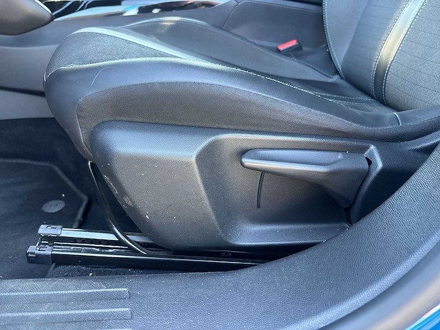 Peugeot 2008 1.5 hdi allure pack 2022 | p-694-sv - afbeelding 11 van  21