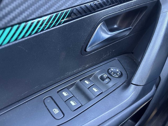 Peugeot 2008 1.5 hdi allure pack 2022 | p-694-sv - afbeelding 12 van  21