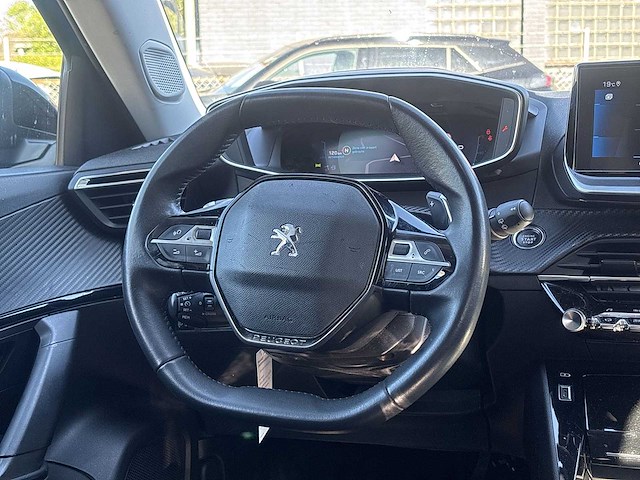 Peugeot 2008 1.5 hdi allure pack 2022 | p-694-sv - afbeelding 16 van  21