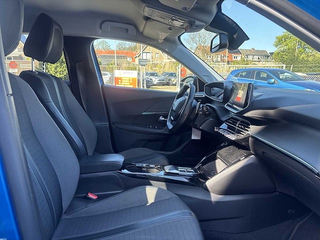 Peugeot 2008 1.5 hdi allure pack 2022 | p-694-sv - afbeelding 18 van  21