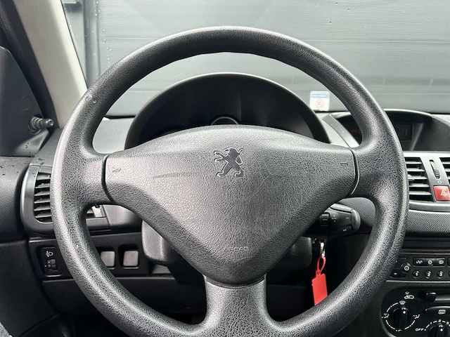 Peugeot 206 + 1.1 xr | hf-622-r - afbeelding 13 van  18