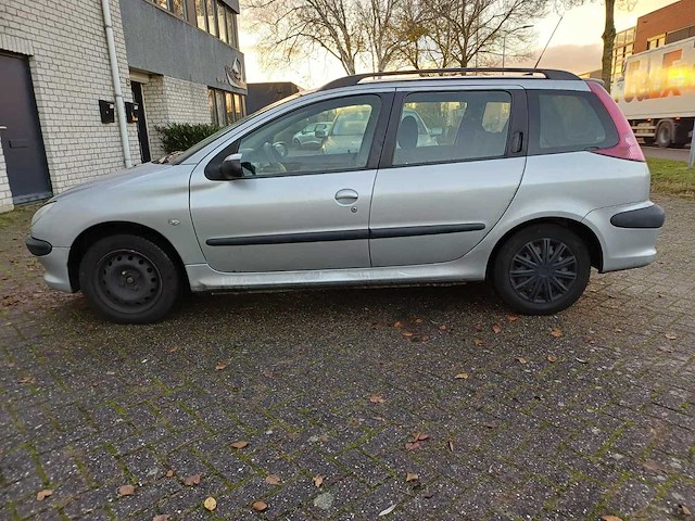 Peugeot 206 1.4 air line 2, 6-tfz-88 - afbeelding 16 van  16